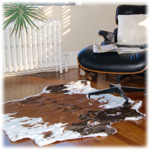MorningSave Luxe Faux Cowhide 4.25' X 5' Rug