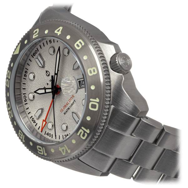 SideDeal Nautis Global Dive Bracelet Watch with Date