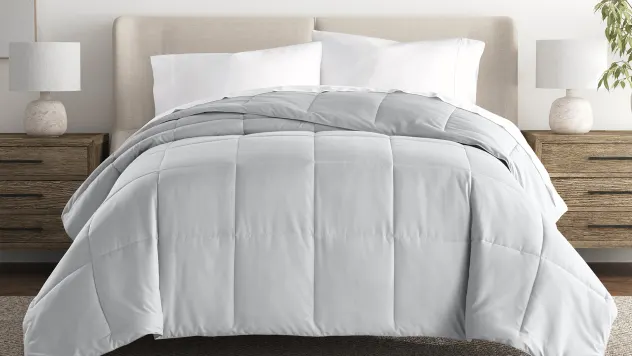 Cloth & Gable All-Season Down-Alternative Comforter
