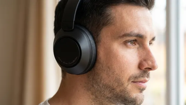 Brookstone Sonic Seclude Active Noise Cancelling Wireless Headphones