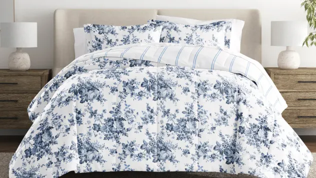 Cloth & Gable Premium Down Alternative Reversible Comforter Set