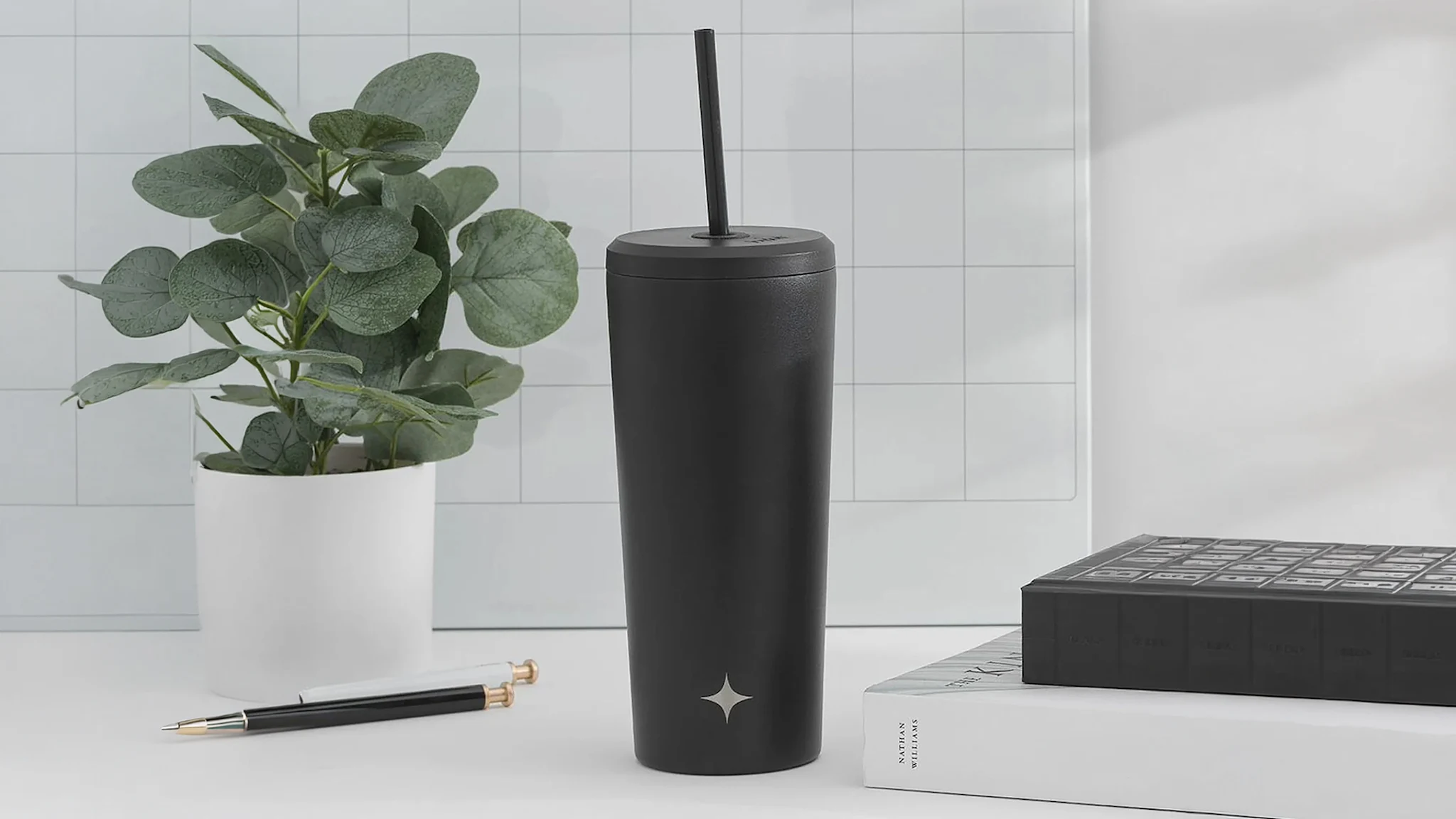 Paquete de 2: Vasos térmicos JoyJolt de 20 oz con popote y tapas con cierre