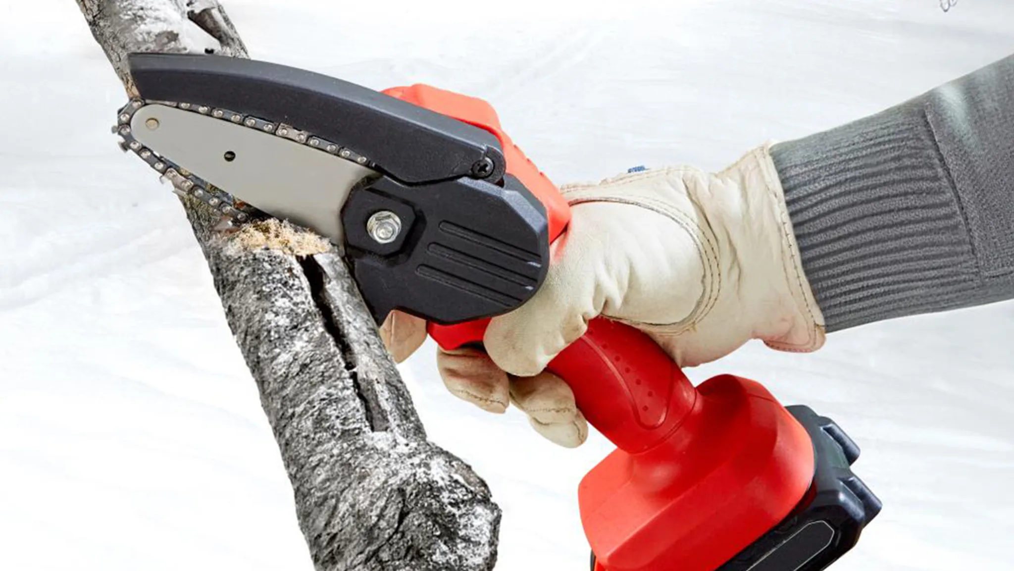 Hammacher Schlemmer 21V Mini 4" Cordless Chainsaw