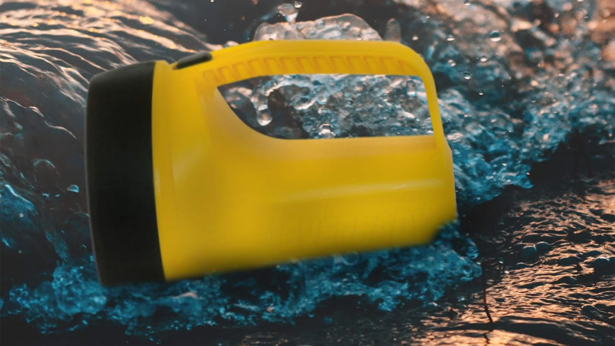 4-Pack: Eveready ReadyFlex Floating Lantern with Batteries Included