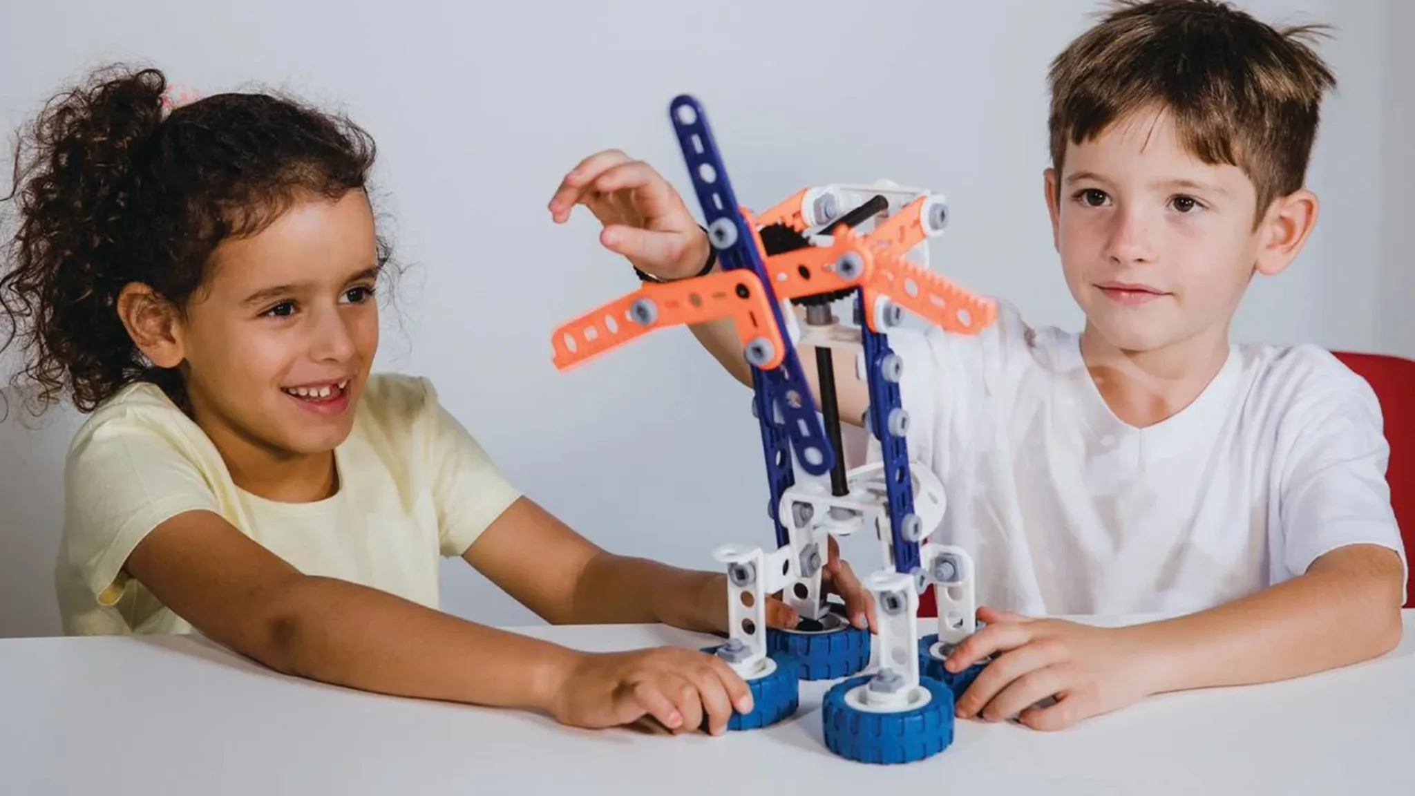 Black & Decker Jr Constructor 152-Piece 12-in-1 Engineering Set