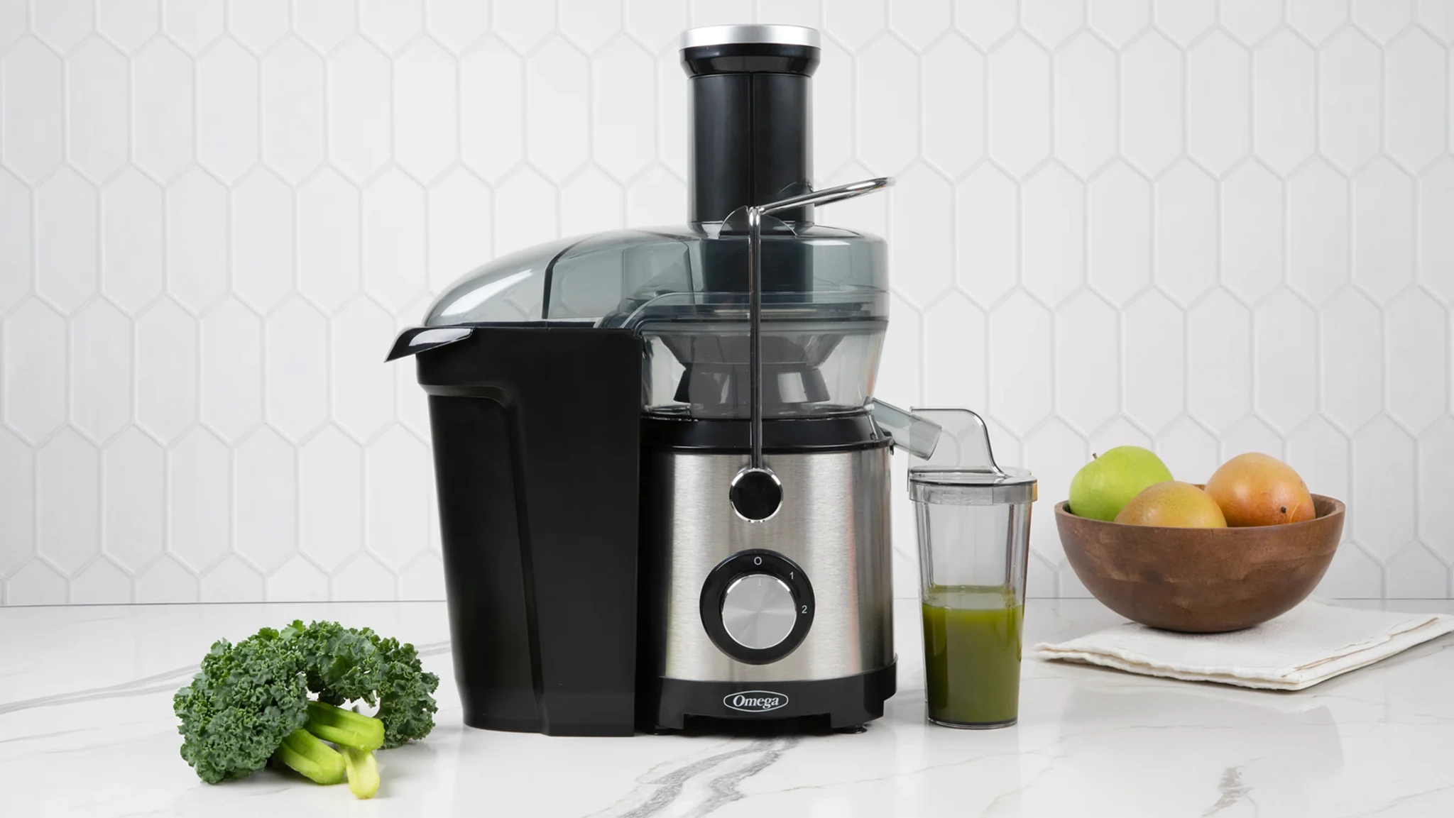 Omega Extractor de Jugos Centrífugo de Alta Velocidad de 1000W con Boca Ancha