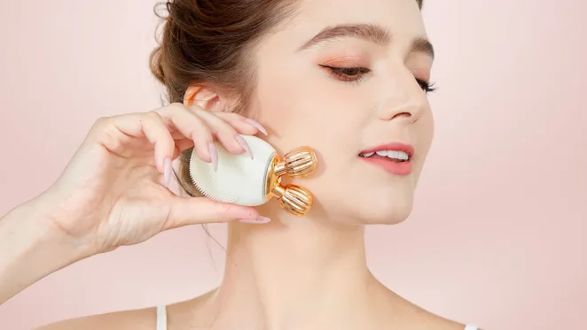 The Anti-Aging Facial Massage Roller