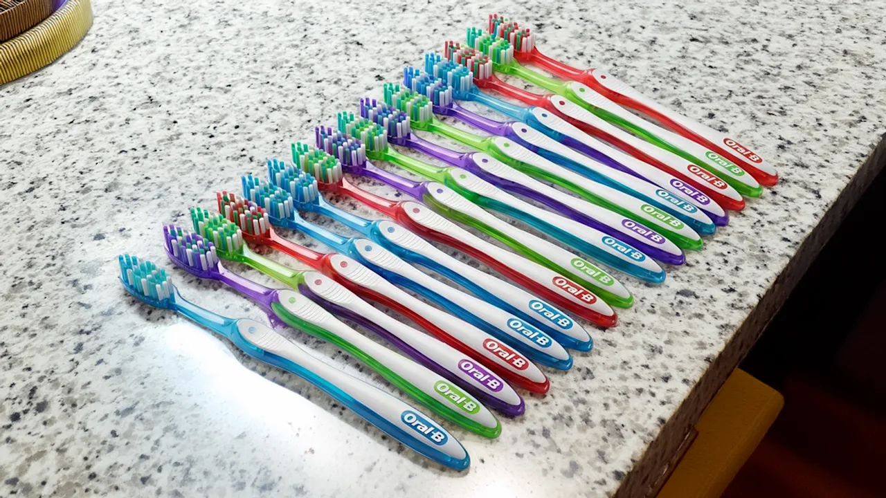 24-Pack: Oral-B Fresh & Clean Soft Toothbrush