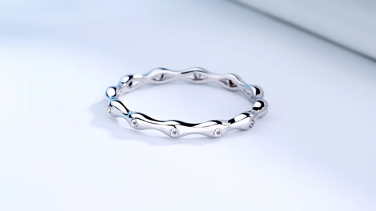 Rose And Lilly Sterling Silver Wave Ring With Crystals