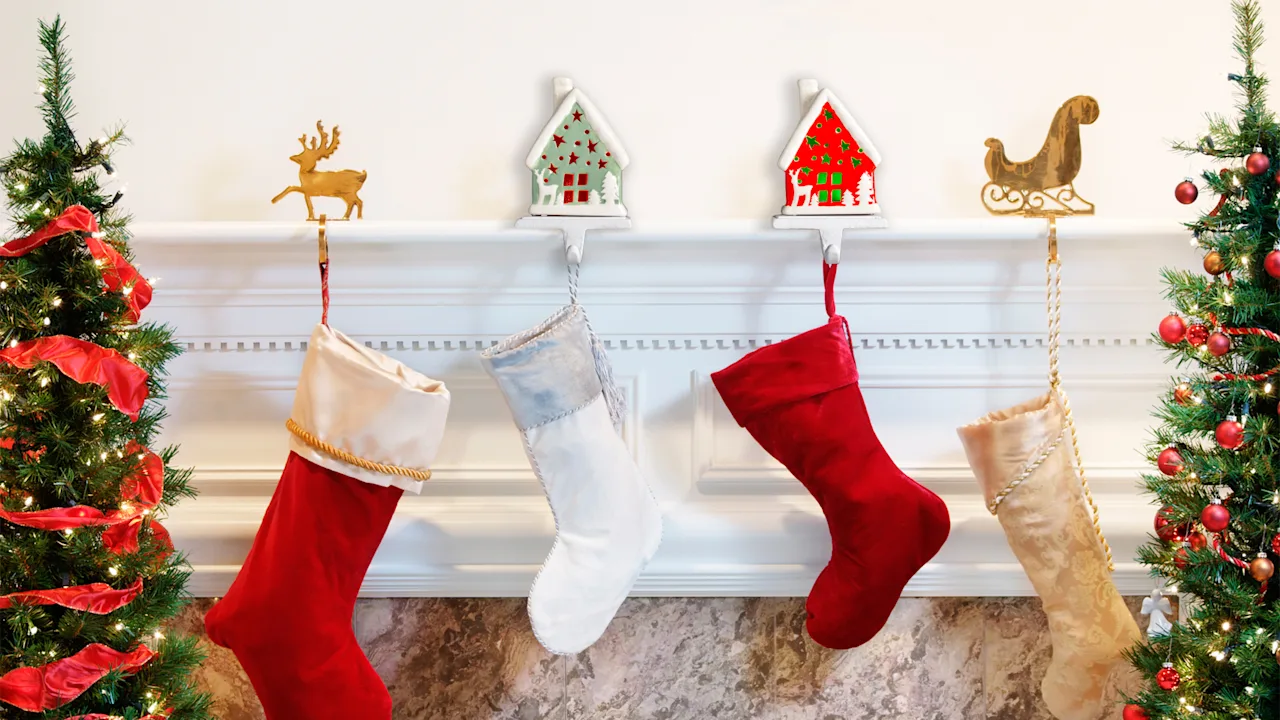 2-Pack: Winter Lane Handpainted 2-In-1 Removable House Stocking Holders