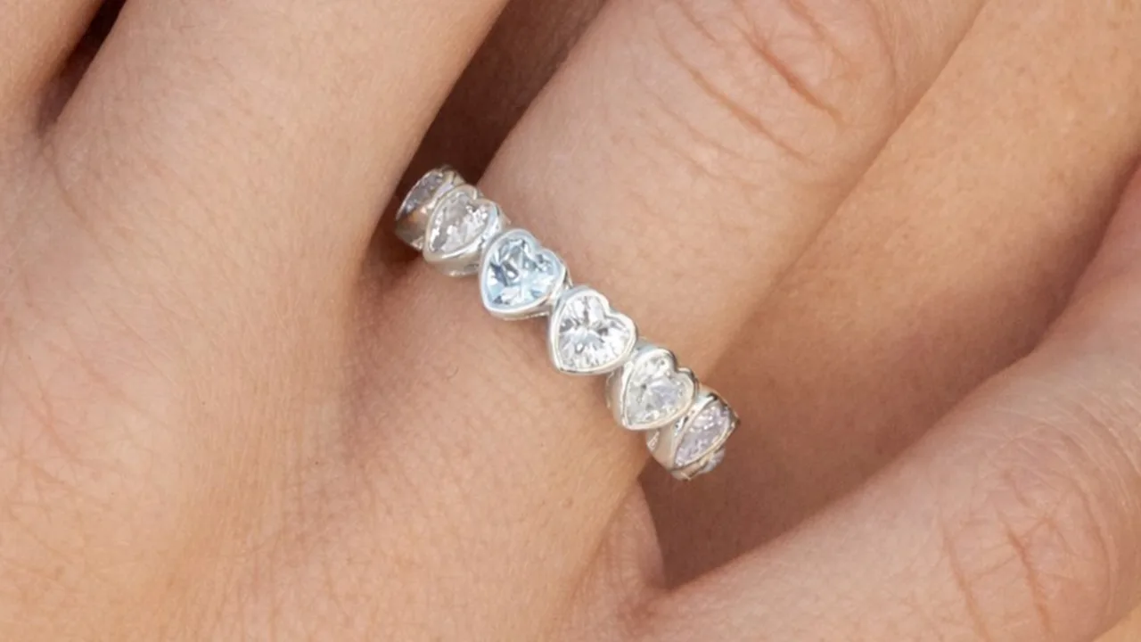 Savvy Cie Bezel Set Heart Band Ring