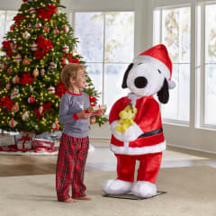 The 4' Animated Snoopy Claus