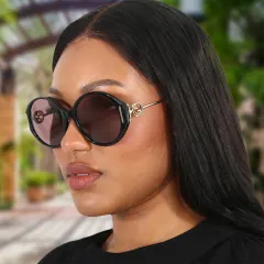 Gucci Women's Sunglasses with Black Frame