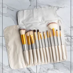 Set de 12 Brochas de Maquillaje Studio con Estuche de Viaje
