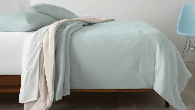 Ella Jayne Lightweight Down-Alternative Reversible Comforter Set