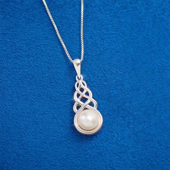 The Celtic Knot Pearl Pendant