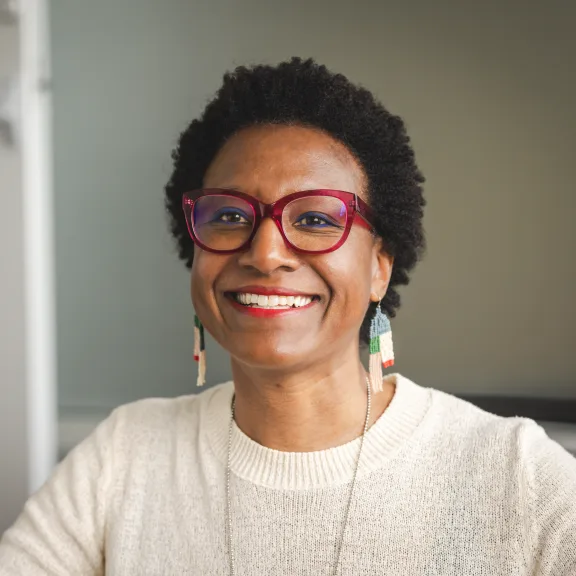 The Italian-Crafted Lucia Cat-Eye Readers with Blue-Light Lenses