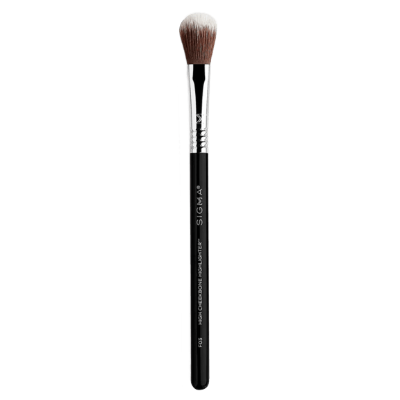 The Cheekbone Defining Highlighter Brush
