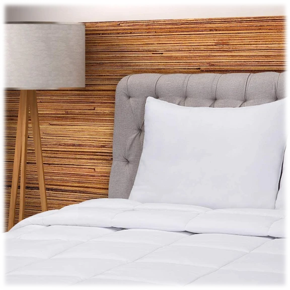 Mea Cama All-Season Quilted Down Alternative Comforter