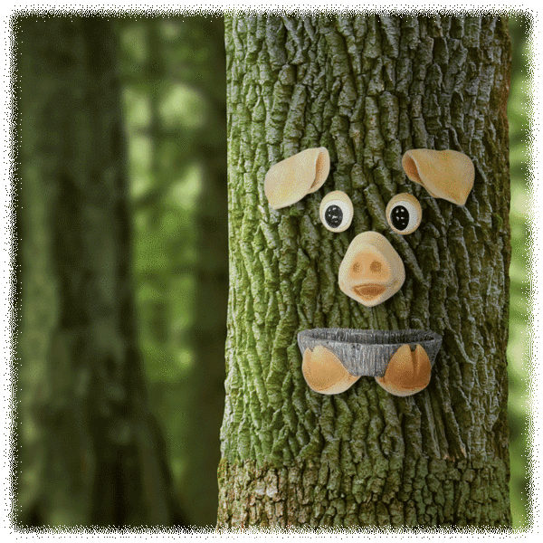 Red Carpet Studios Face Resin Bird Feeder