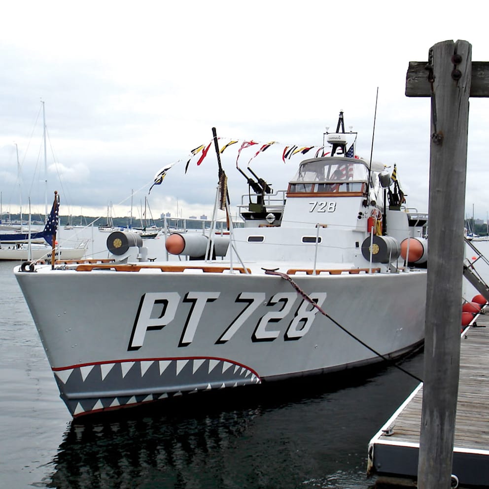 PT-728 docked