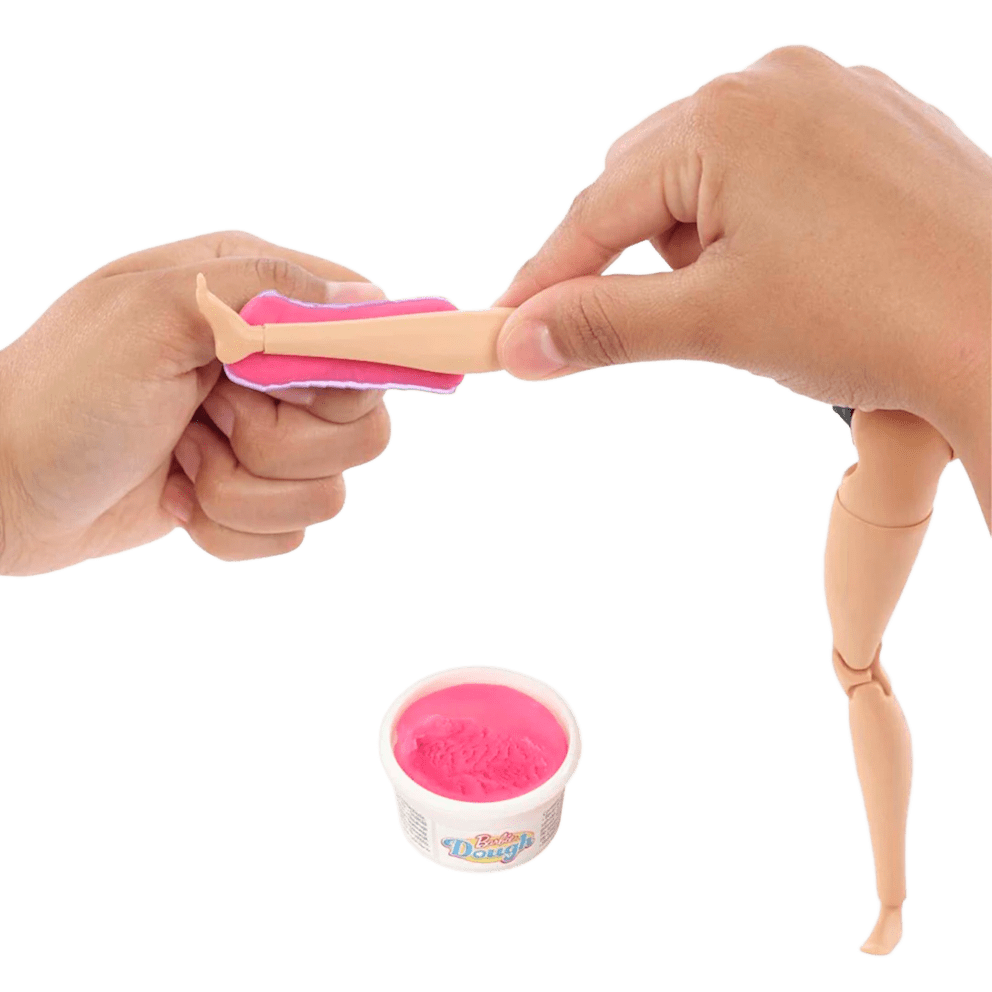 Make pretend casts with 3 tubs of dough and molds