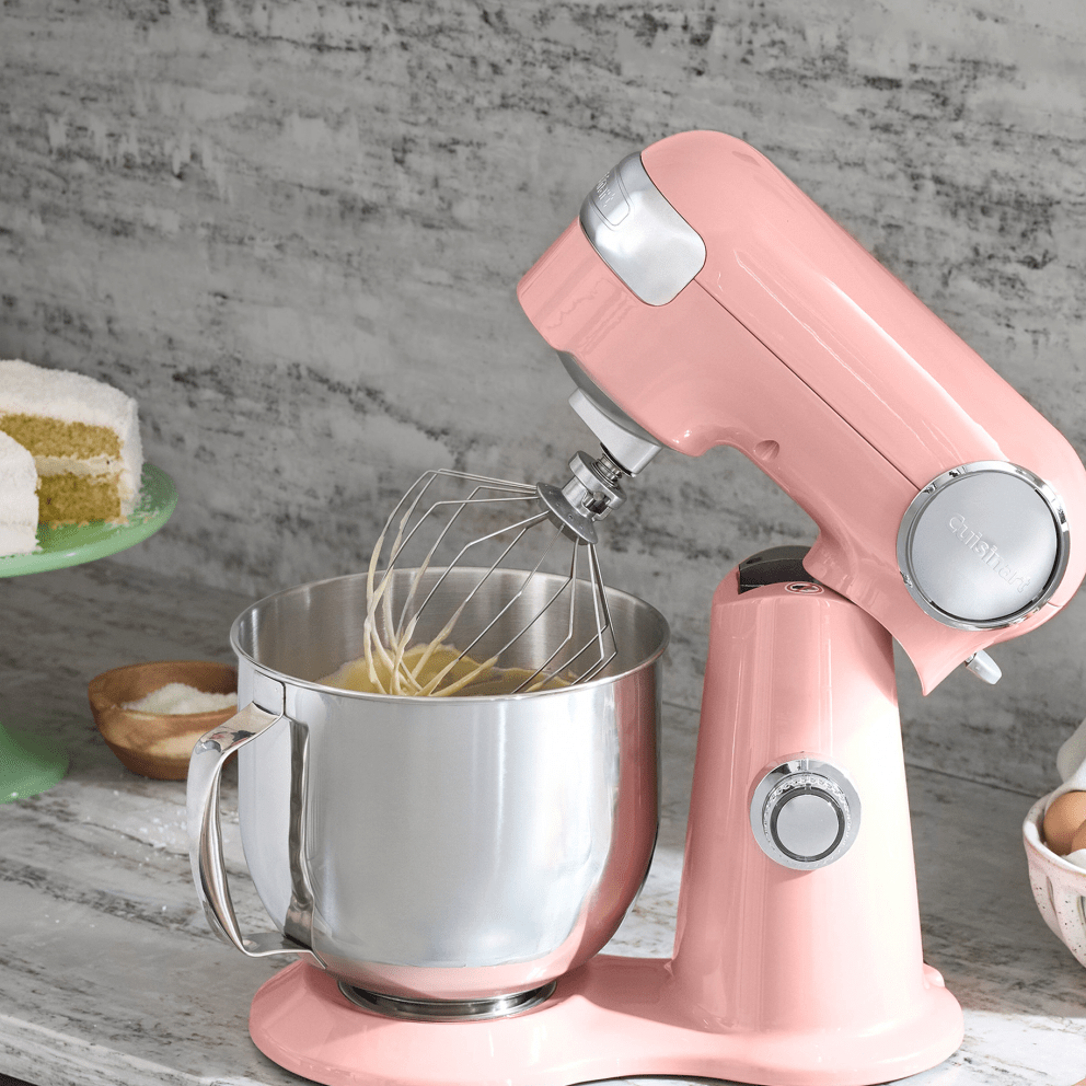 Tilt-back head allows easy access to the mixing bowl & attachments