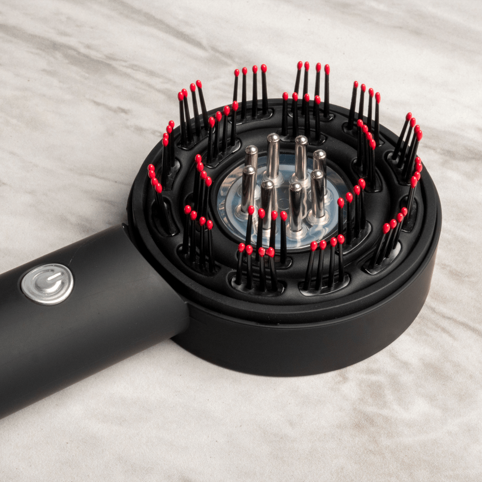 Soothing 360° massage with red and blue light therapy