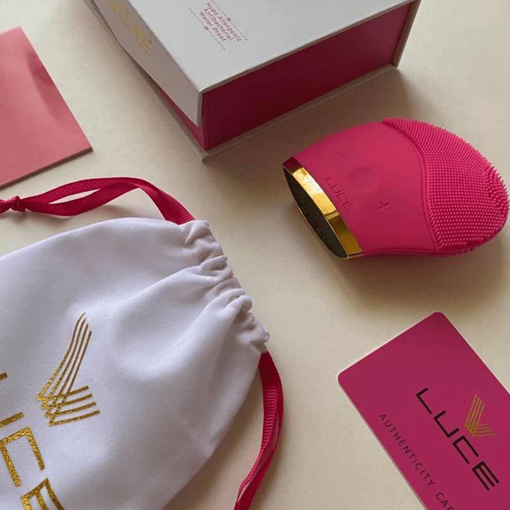 Disponible en color Rosa o Fucsia