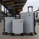 360° dual spinner wheels move effortlessly in any direction