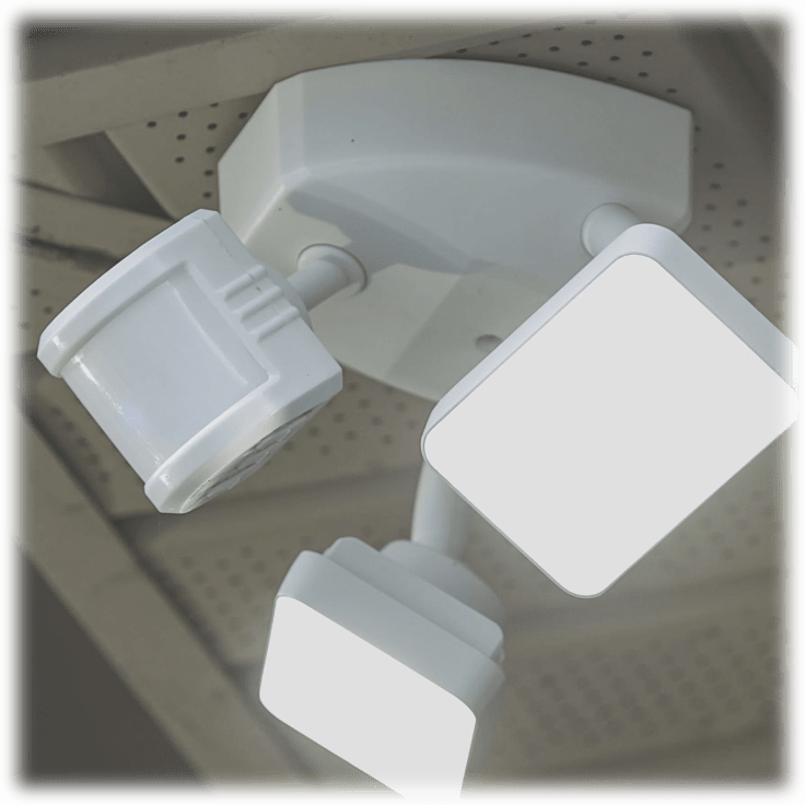 Secur360 wired outlet security motion light