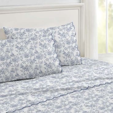 Blossom Valley Luxury 6-Piece Microfiber Sheet Set with Elegant Scalloped Edge