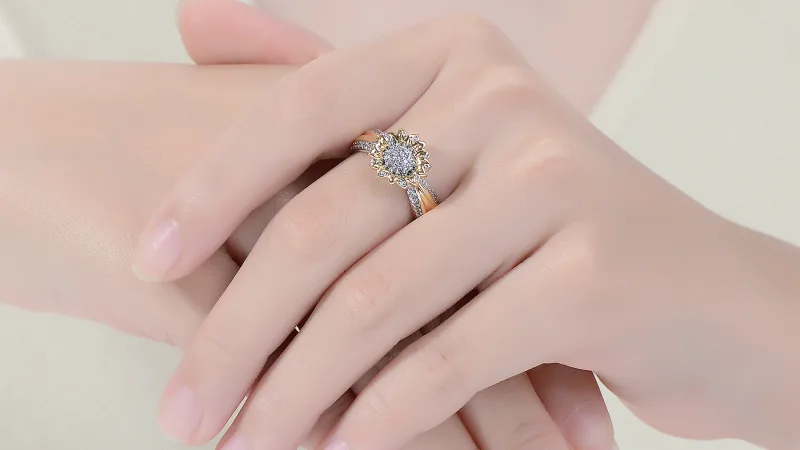 Rachel Glauber Anillo de Diamantes de Dos Tonos
