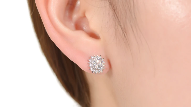Rachel Glauber Aretes Stud Cuadrados con Halo de Diamantes Simulados