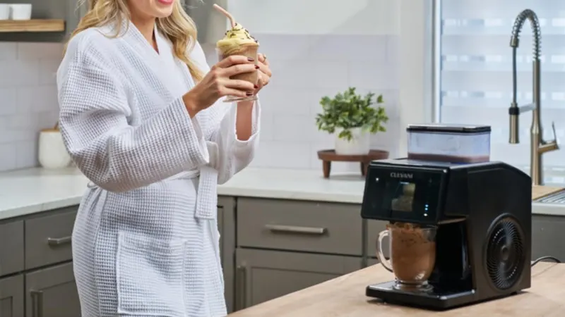 The Countertop Snowflake Ice Machine