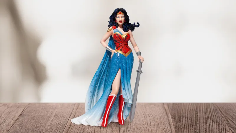 Enesco DC Comics Couture de Force Wonder Woman