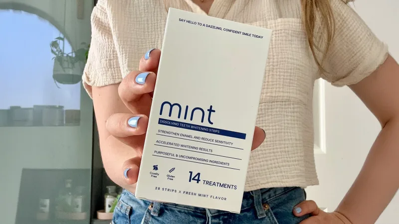 Mint Dissolving Teeth Whitening Strips (14 Treatments)