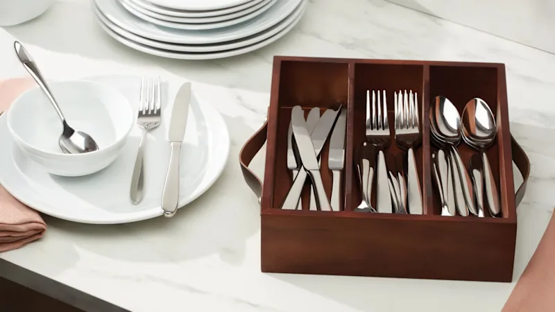 Oneida Mooncrest 30-Piece Flatware Set with Caddy