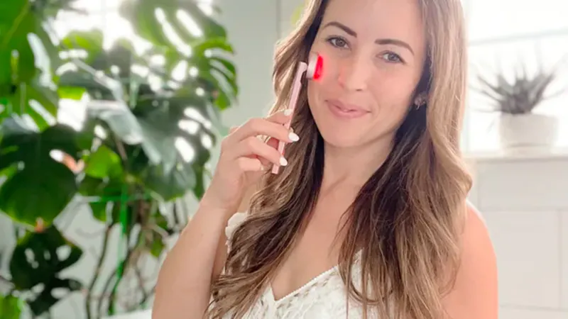 The Portable LED Facial Tool