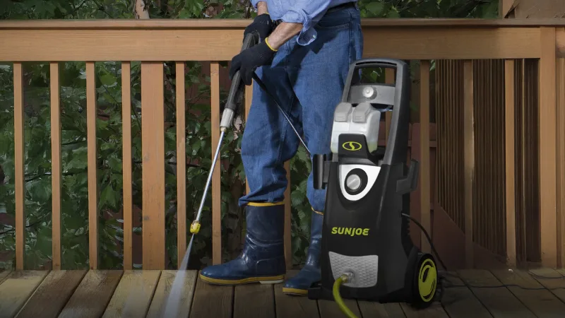 The Dual Tank Pressure Washer