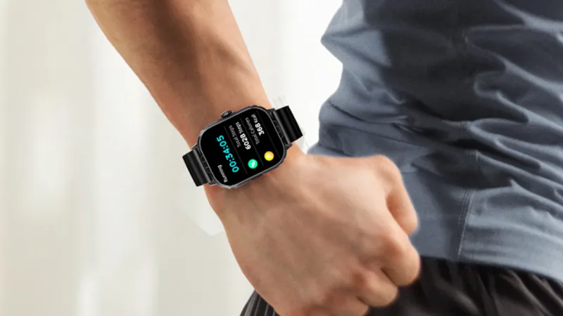 The Fitness Tracking Smartwatch