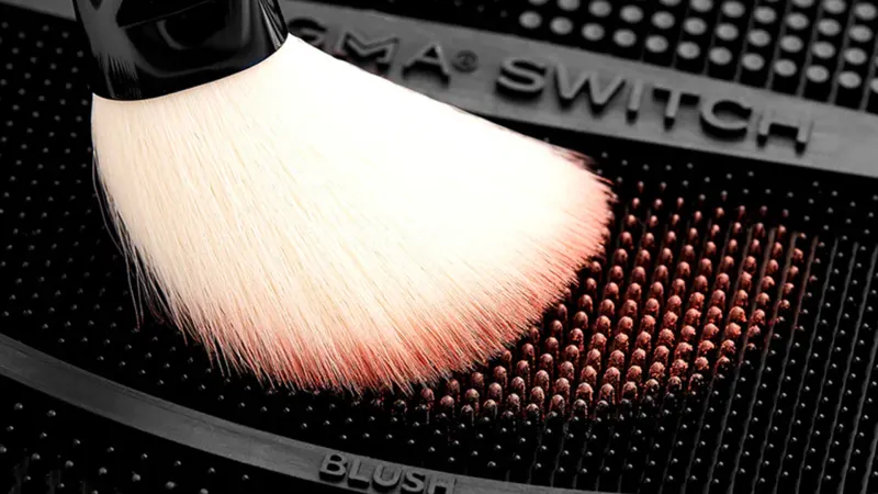 The Double-Sided Makeup Mat