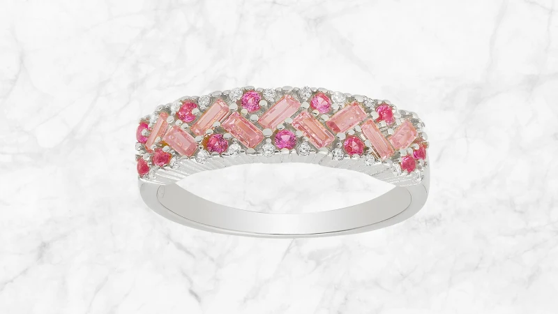 Kylie Harper Anillo Tipo Banda con Corte Baguette y Efecto Ombré