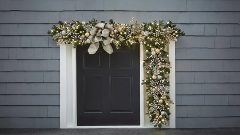 The Cordless Prelit Silver And Champagne Holiday Trim (Garland)