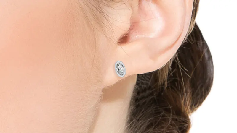 Rachel Glauber Aretes Stud Oval Diamante Simulado Oro Blanco 14k