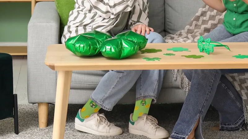 3-Pack: Titan St-Patrick's Day Greeting Card & Novelty Socks Set
