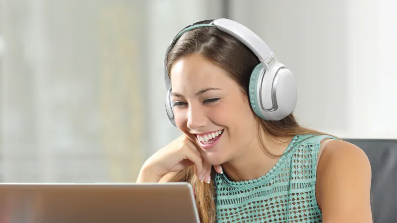 Nicole Miller Chime Wireless Headphones