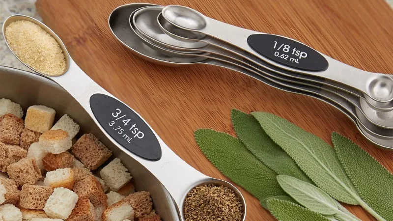Cheer Collection 8-Piece Stainless Steel Magnetic Measuring Spoons Set
