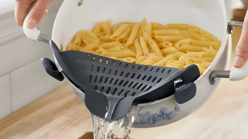 Space & Home Snap & Pour Clip-On Strainer