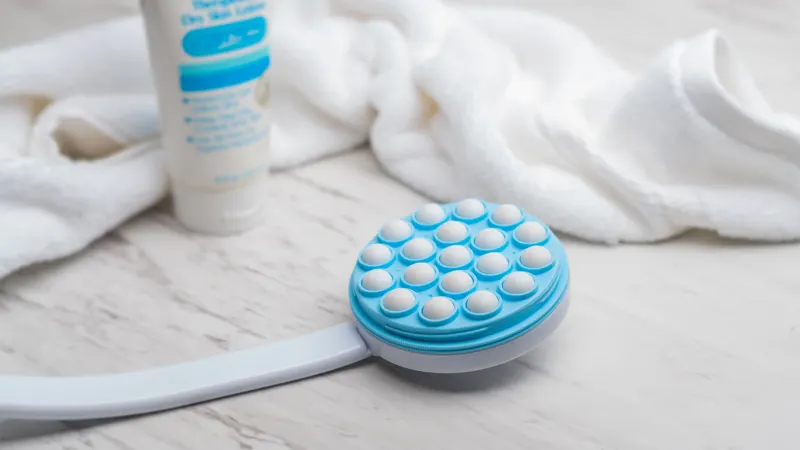 The Easy Roll Massage Lotion Applicator